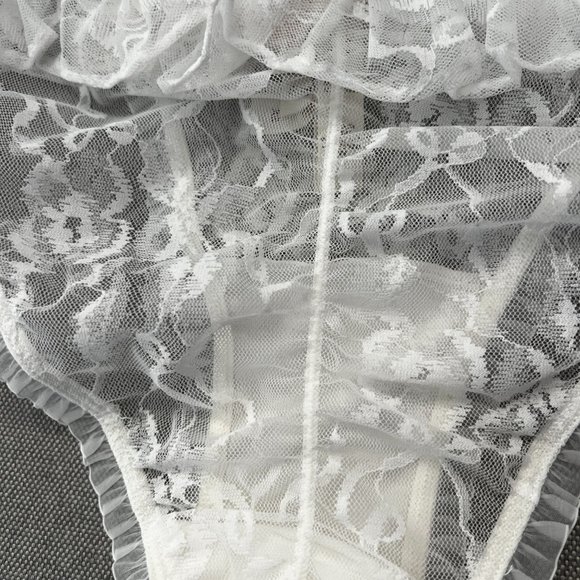 For Love & Lemons Belle Cheeky Ruffle Panty XS White Sheer Stretch Lace VS - Picture 7 of 10